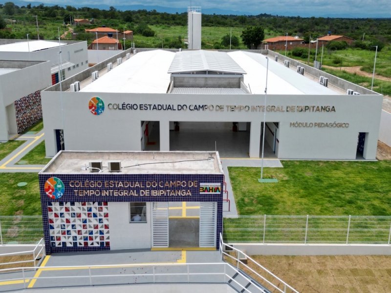 Imagem de Governador inaugura colégio de tempo integral em Ibipitanga