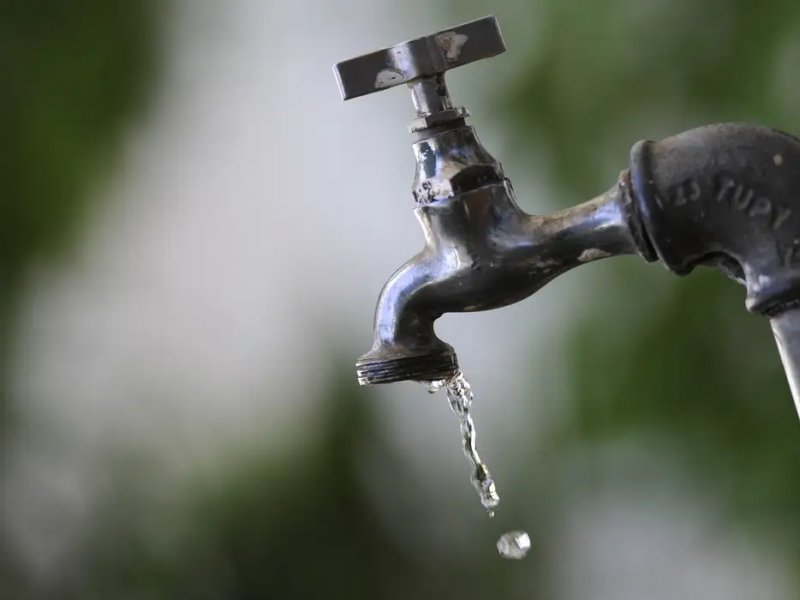 Imagem de Fornecimento de água será suspenso em bairros de Salvador em razão das obras do BRT; veja lista