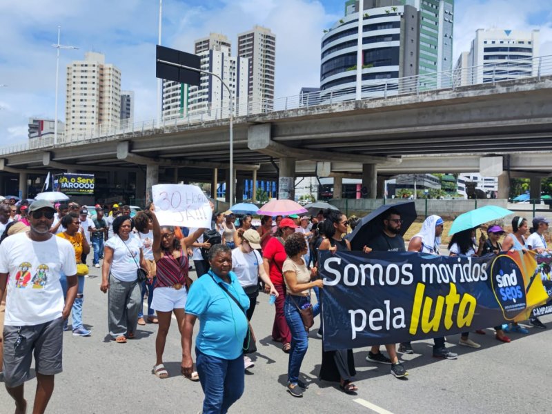 Imagem de Manifestação de servidores municipais afeta trânsito na região da rodoviária 