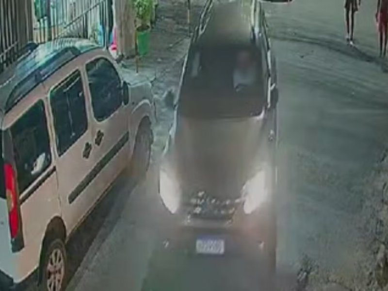 Imagem de Grupo de religiosos tem carro roubado ao sair de igreja em Salvador