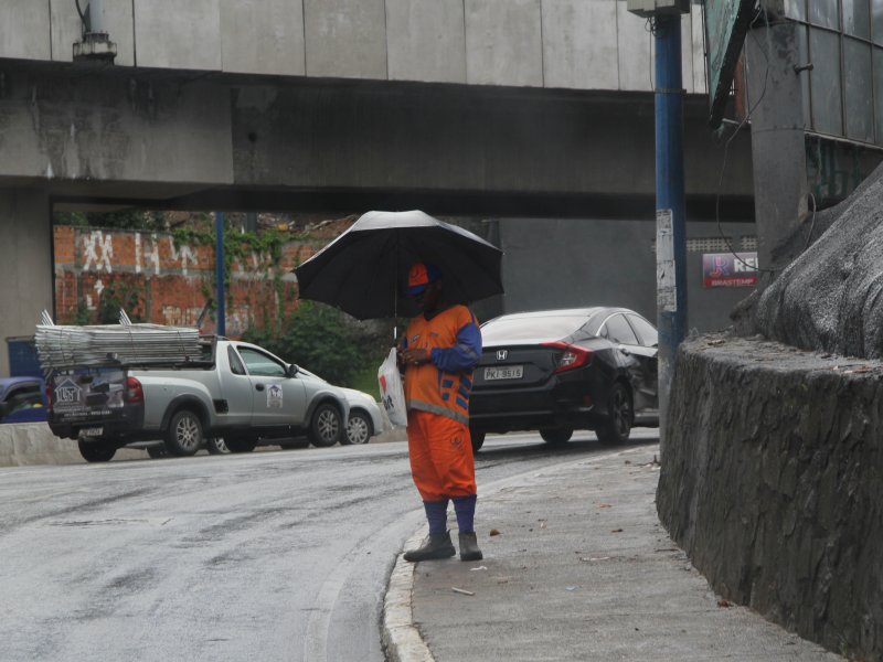 Imagem de Chuva forte causa pontos de alagamentos nesta terça (02) em Salvador 