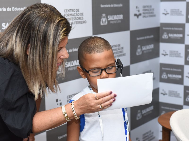 Imagem de Prefeitura vai distribuir 100 óculos com tecnologia assistiva para rede de educação e Instituto de Cegos da Bahia