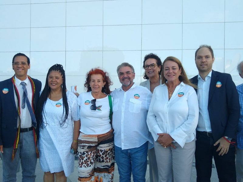 Imagem de Presidente da associação S.O.S Praia do Buracão comemora proprositura de ação contra espigões
