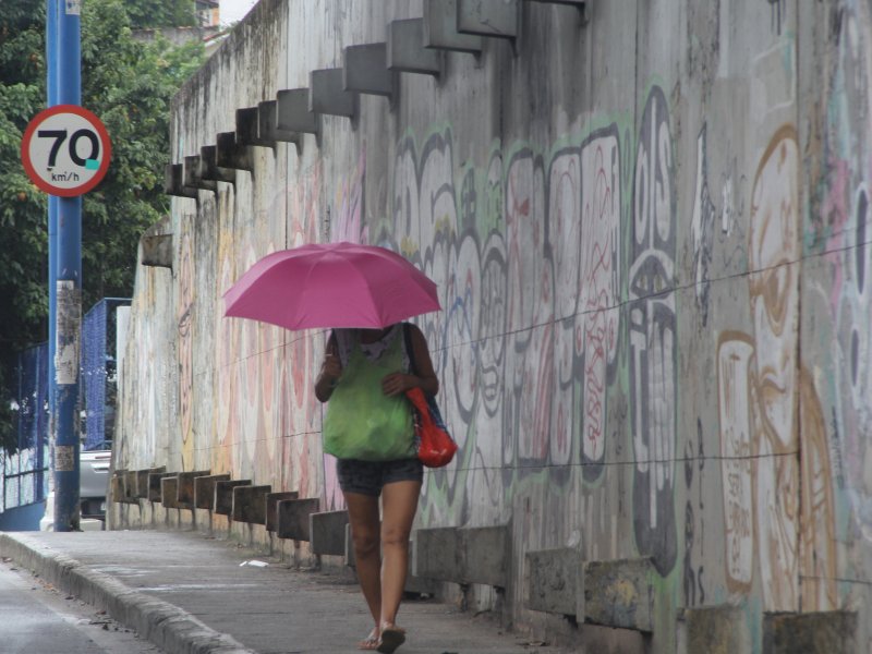 Imagem de Inmet emite alerta laranja por risco de temporal em Salvador 