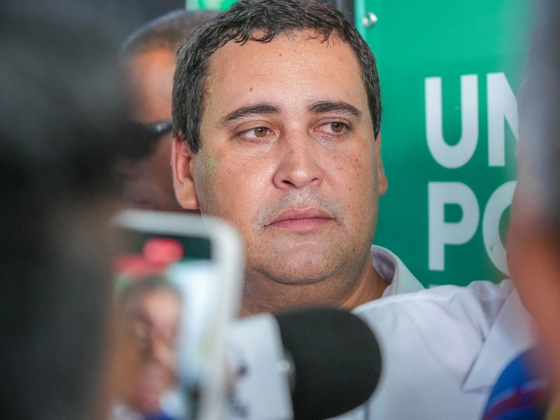 Imagem de Éden Valadares critica ato promovido por Bolsonaro no Rio: "Tem medo das investigações que podem levá-lo à prisão"