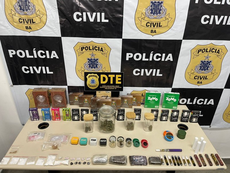 Imagem de Drogas sintéticas que seriam vendidas em festas são apreendidas durante operação Feira de Santana