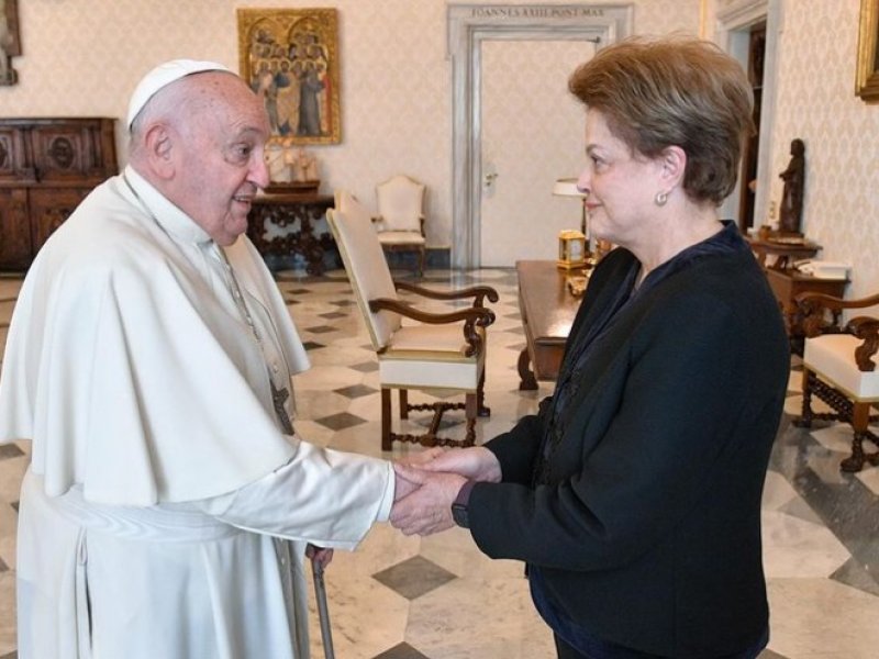 Imagem de Papa Francisco recebe ex-presidente Dilma Rousseff no Vaticano