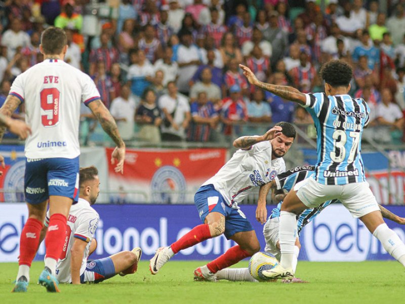 Imagem de Bahia joga bem e vence o Grêmio em partida marcada por revolta gaúcha com arbitragem    