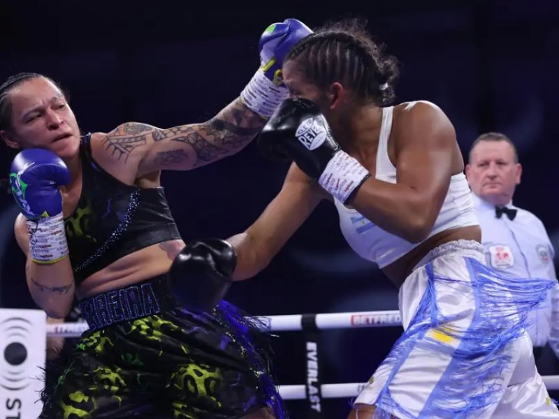 Imagem de Bia Ferreira derrota argentina e é campeã mundial no boxe profissional