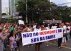 Imagem de Servidores estaduais da saúde fazem manifestação na Praça da Piedade