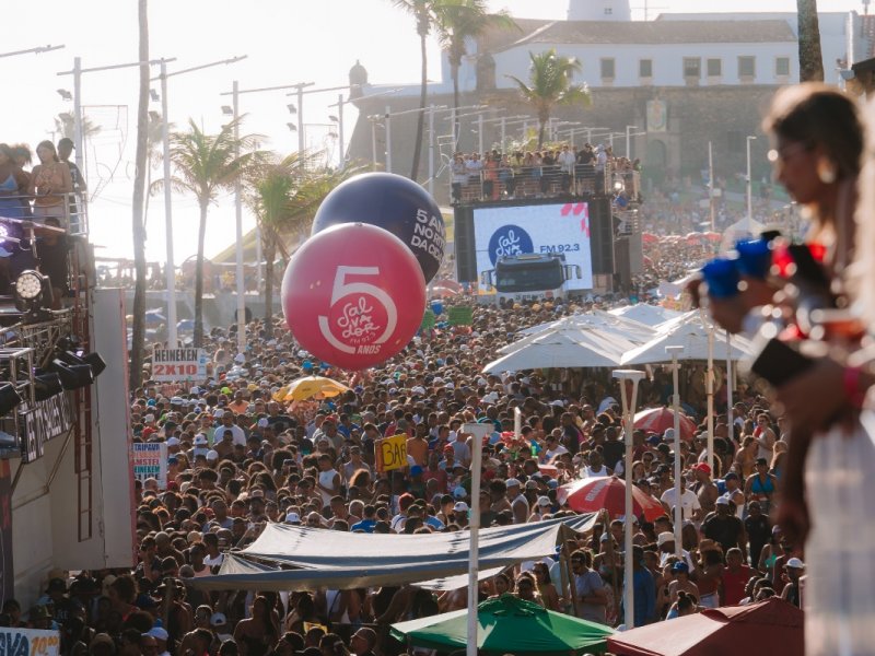 Imagem de Super Bololô encerra semana de comemorações pelos 5 anos da Salvador FM com festa histórica