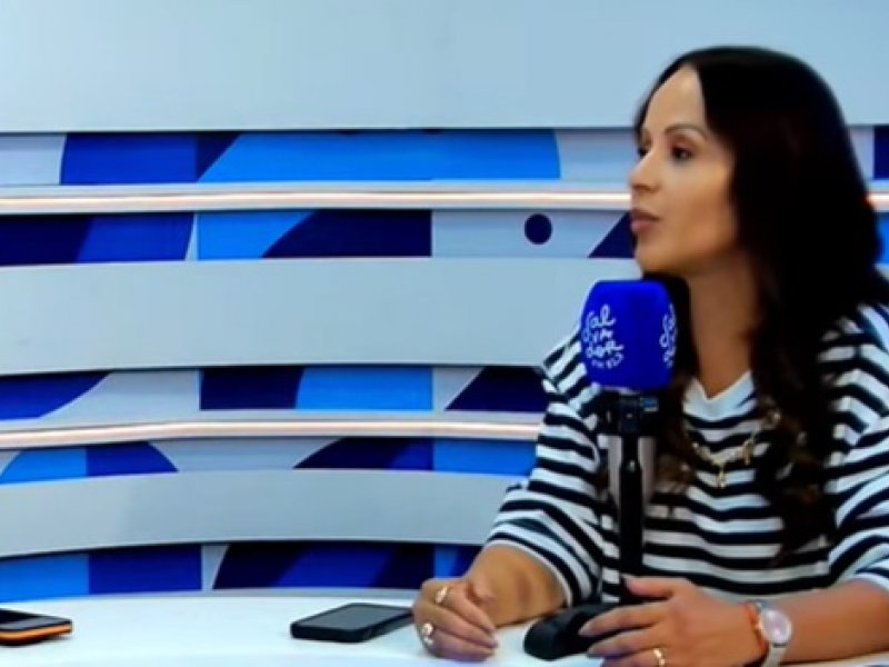 Imagem de Carla Cristina celebra verão, Carnaval e nova parceria com Durval Lelis