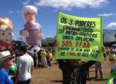 Imagem de Manifestantes favoráveis ao impeachment vão à Esplanada neste domingo