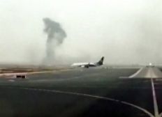 Imagem de Avião com 300 pessoas pega fogo após pouso em Dubai