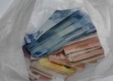 Imagem de Grupo armado rouba malote de dinheiro de distribuidora na Bahia