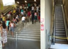 Imagem de Falta de energia na Lapa deixa comércio e escadas sem funcionar