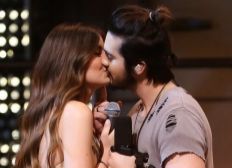 Imagem de Luan Santana beija Camila Queiroz em gravação de novo DVD: "Não rolou nada"
