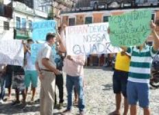 Imagem de Moradores da Saúde atacam Lessa, em protesto