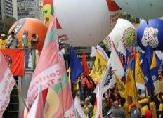 Imagem de CUT e outras centrais sindicais fazem protestos contra Temer pelo país