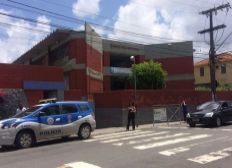 Imagem de Aluno é baleado na perna dentro de escola no bairro de Brotas, diz PM