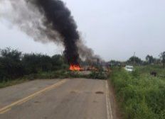 Imagem de Protesto fecha rodovia entre Coité e Riachão do Jacuípe