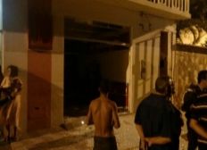 Imagem de Bandidos explodem agência e atiram em viatura da PM durante ataque