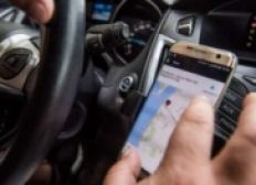 Imagem de Após assaltos, motoristas do Uber pedem suspensão do pagamento em dinheiro