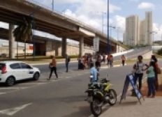 Imagem de Retirada de ponto de ônibus pela CCR Bahia ameaça vida de passageiros