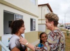 Imagem de Dilma Rousseff entrega 1.480 unidades do "Minha Casa, Minha Vida" em Juazeiro