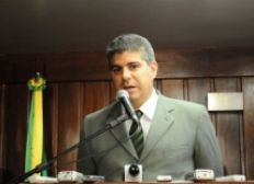 Imagem de 'Nada justifica', diz Barbosa sobre agressão de PM a folião na Barra