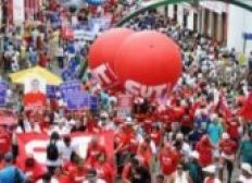 Imagem de  Manifestação em favor de Dilma reúne cerca de 5 mil pessoas no Campo Grande