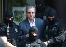 Imagem de "Mesmo preso, Eduardo Cunha faz indicações no Governo Temer," denuncia Renan