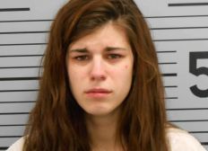 Imagem de Jovem de 19 anos é presa nos EUA após engravidar de garoto de 14 anos
