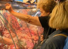 Imagem de Hong Kong suspende importação de carne brasileira após operação da PF