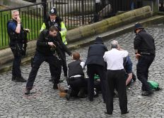 Imagem de Ataque perto do Parlamento britânico em Londres deixa 4 mortos, incluindo suspeito