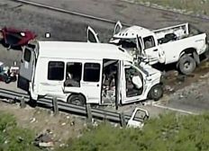 Imagem de Grave acidente entre van e caminhonete deixa 13 mortos nos EUA
