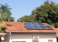 Imagem de Governador assina protocolo para instalação de empreendimento de energia solar