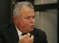 Imagem de Promotor dá 'bronca' em Emílio Odebrecht em depoimento: 'deixar de historinha'