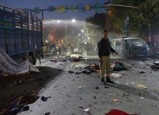 Imagem de Explosão no Paquistão mata 20 e fere vice-presidente do Senado