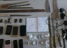 Imagem de Agentes encontram drogas, celulares e armas brancas no conjunto penal de Jequié