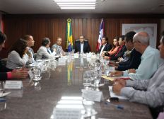 Imagem de Rui se reúne com prefeitos para garantir qualidade dos serviços das policlínicas