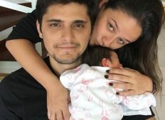 Imagem de Amiga publica foto de Bruno Gissoni com a filha, Madalena, e elogia: 'pai babão' 