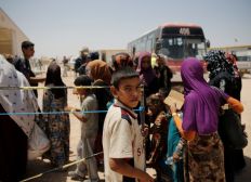 Imagem de Criança morre e centenas passam mal após refeição em campo de refugiados no Iraque
