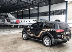 Imagem de Veículos e aeronave avaliados em R$ 2,5 milhões são apreendidos na BA em operação contra desvio de verbas na saúde