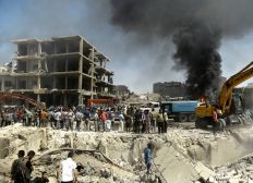 Imagem de Bombardeio contra prisão do Estado Islâmico deixa 57 mortos na Síria
