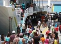 Imagem de Movimento no ferry boat é intenso nesta sexta-feira (04); trânsito ifica complicado na região