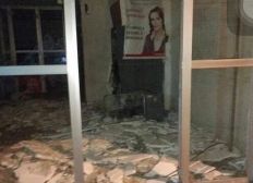 Imagem de Bandidos explodem caixas eletrônicos de banco e fazem reféns no Agreste de PE