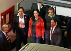 Imagem de Ex-presidente do Peru Ollanta Humala e sua mulher se entregam para cumprir prisão preventiva