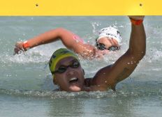 Imagem de Ana Marcela Cunha é tricampeã mundial na maratona aquática de 25km