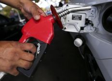 Imagem de AGU recorre contra liminar que suspende reajuste de impostos sobre combustíveis